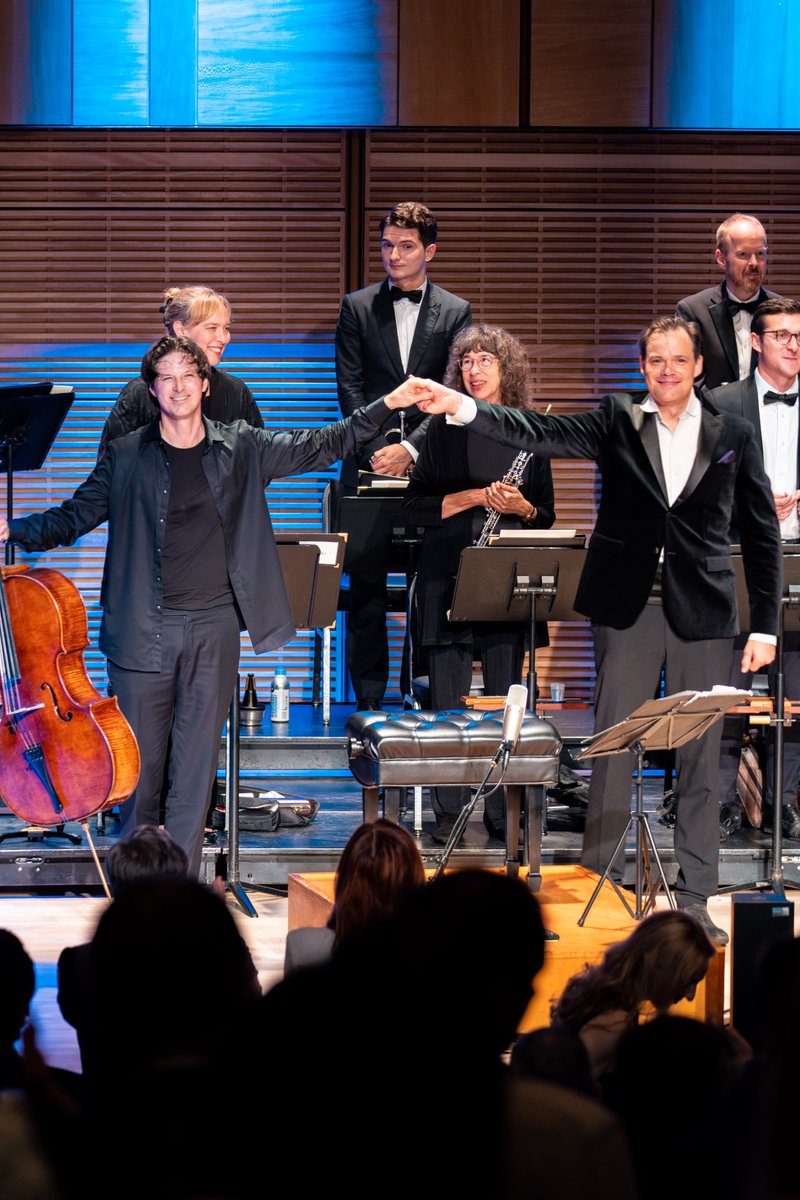 Stephan_FRUCHT's tweet photo. What a wonderful German American Friendship concert at @carnegiehall ! Was a pleasure to play with Anthony McGill, Daniel Müller-Schott and St. Luke's Orchestra from NYC.  @atlantikbruecke @SiemensUSA https://t.co/rqq5CRk9mF