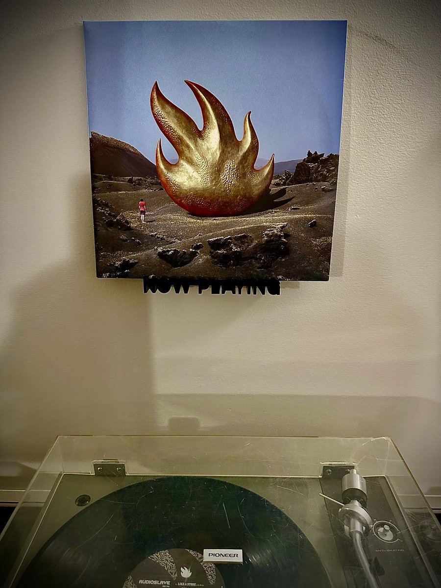 coffeenrd69's tweet image. Pearls and swine bereft of me
Long and weary my road has been…..🎶🙌✌️

I Am The Highway 

#Audioslave
#NowPIaying