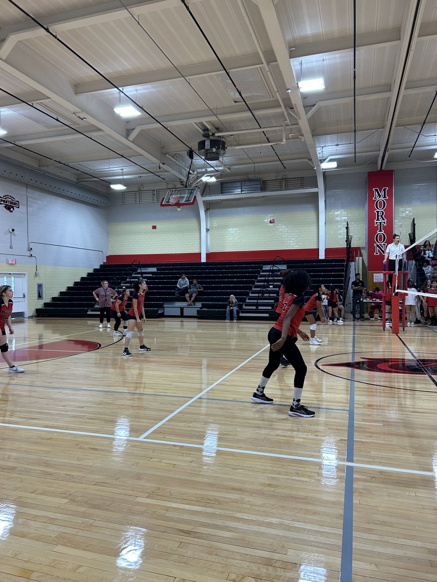 Action shots of the <a href="/OPS_Morton/">OPS Morton Middle</a> varsity volleyball team! These girls are the 💣 🤩