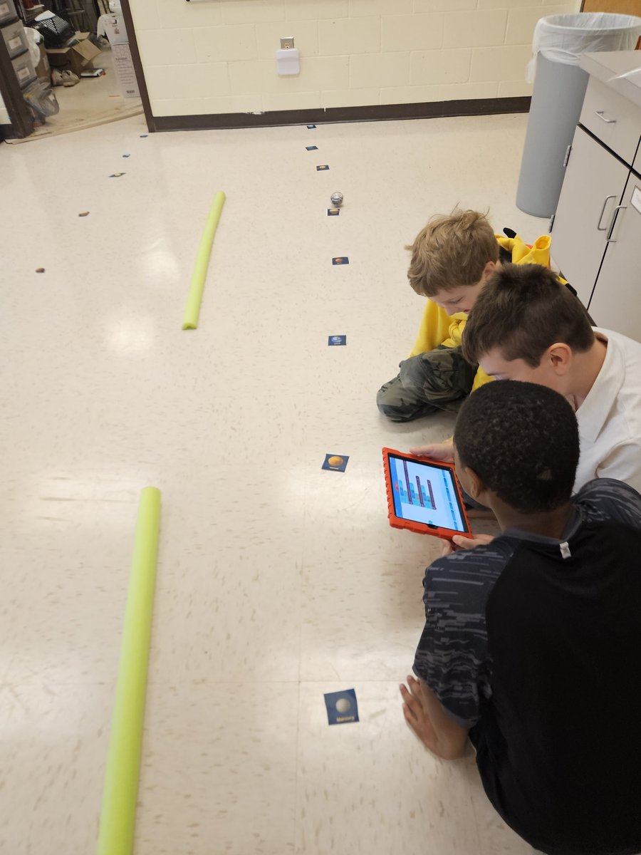 SciSean's tweet image. @Kempcougars students are having a blast integrating science and coding @sphero indi and bolt @STEMcobb @@cobbscience we are also building models to program to,  so much fun