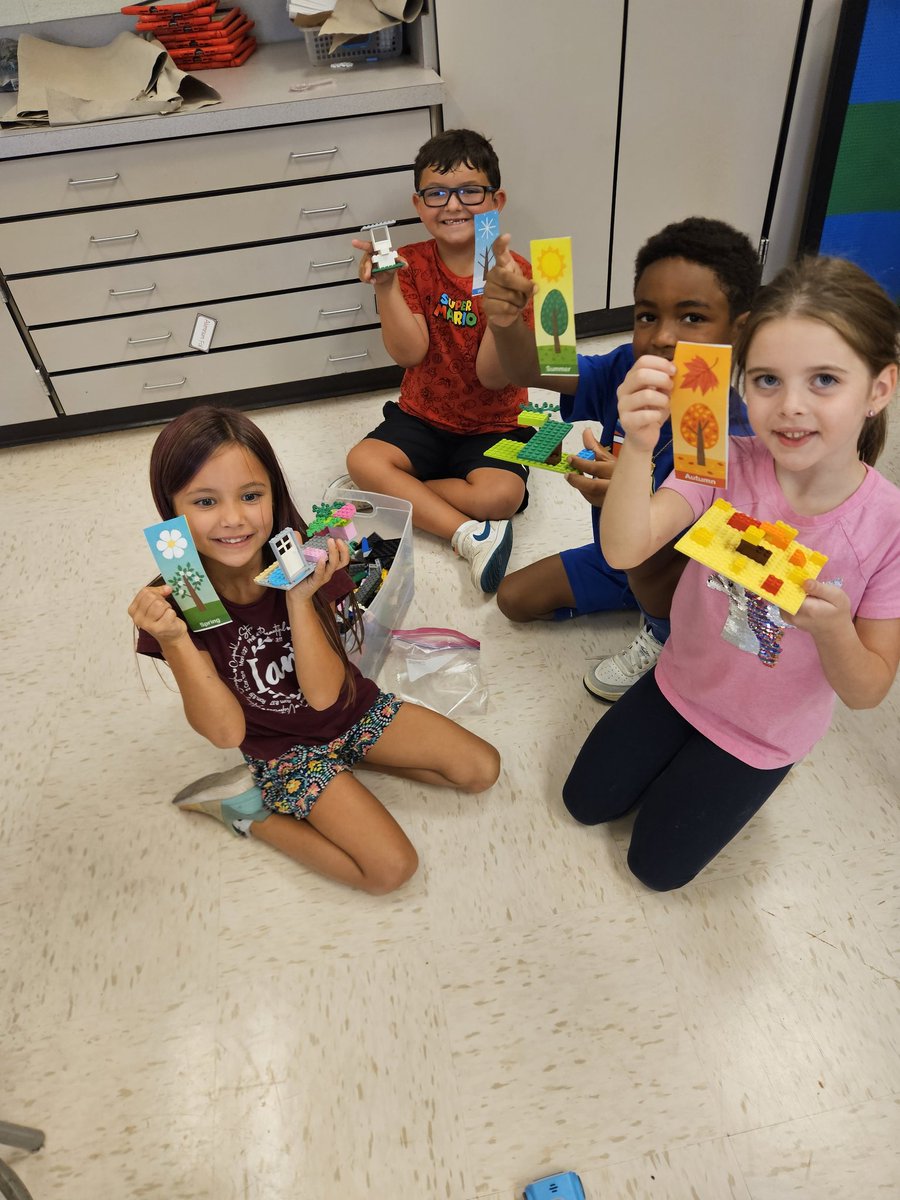 SciSean's tweet image. @Kempcougars students are having a blast integrating science and coding @sphero indi and bolt @STEMcobb @@cobbscience we are also building models to program to,  so much fun