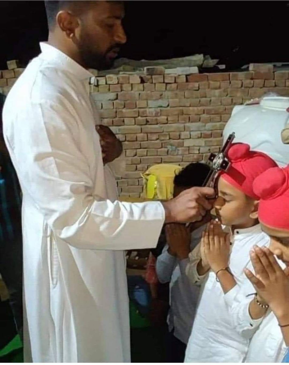 <a href="/dhanesh76180188/">धनेश शर्मा बबेरवाल {KRT}</a> धर्मांतरण अवेध घोषित हो और जो करवा रहे  
हैं उन्हें कानुन अपने शिकंजे में ले।
आदिवासी समाज और पिछड़े वर्ग का हक मार रहे ईसाइयों पर कानूनी कार्यवाही हो।
##धर्मांतरण_मुक्त_भारत