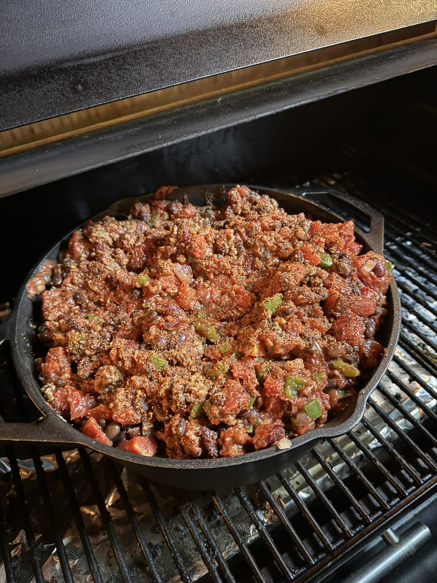 Jledge91's tweet image. Chili season is underway. Simmering with the my all time favorite beer Firestone Walkers 805 Cerveza.