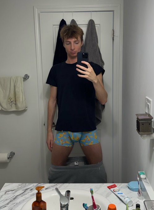I wish I was gay https://t.co/VfzDzB9tDK