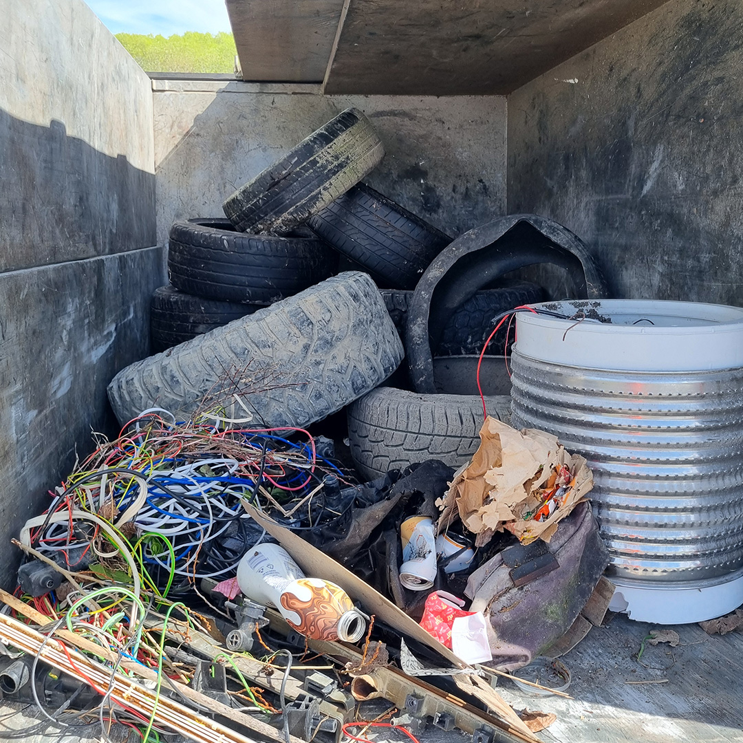 An impressive 600kg of rubbish has been collected from the Ashley/Rakahuri River!
A big thank you to the 65 volunteers who came to our Community River Clean Up on 21 September. We couldn’t have achieved this without the support from our dedicated community partners.