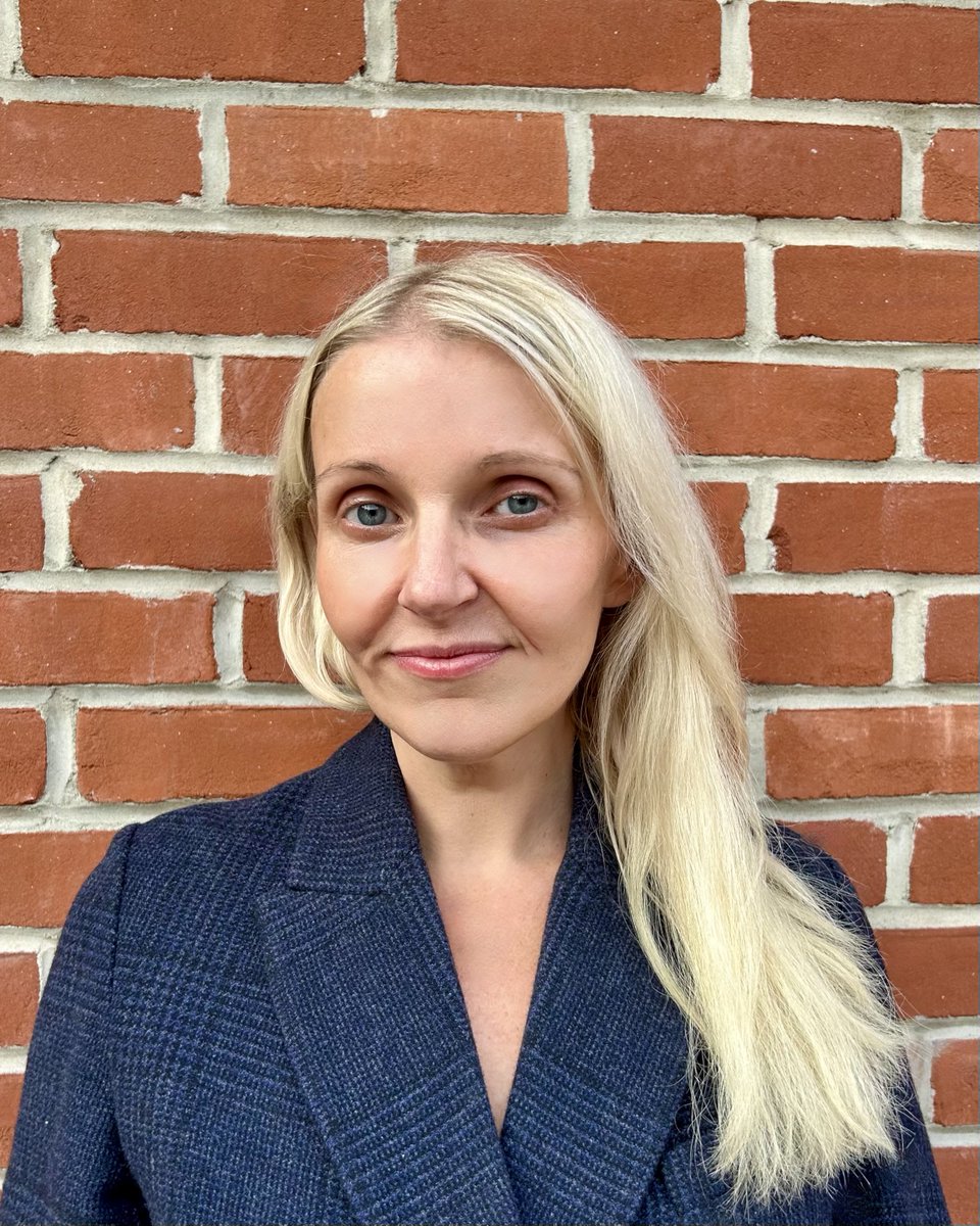 Emily Kidd White (@emilykiddwhite) on Twitter photo It doesn't feel quite right but I wished to thank my <a href="/OsgoodeNews/">Osgoode Hall Law School of York University</a> community for securing me with tenure and a promotion to Associate Professor. osgoode.yorku.ca/news/dean-farr…
I have been helped by many. And I have been inspired by the work, courage and spirit of so many. I thank them. It doesn't feel quite right but I wished to thank my <a href="/OsgoodeNews/">Osgoode Hall Law School of York University</a> community for securing me with tenure and a promotion to Associate Professor. osgoode.yorku.ca/news/dean-farr…
I have been helped by many. And I have been inspired by the work, courage and spirit of so many. I thank them.
