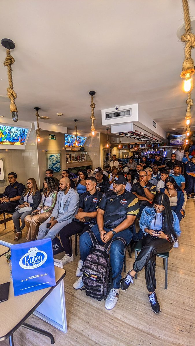 ligadc2020's tweet photo. Desde las Instalaciones del Restaurant Ruben Express se llevó  a cabo la presentación a los Medios de Comunicación la 6ta edición de La Liga de Campeones.

12 Equipos 🏀
📍Parque Chato Candela y Bloque 20 del 23 de Enero.

Iniciamos a partir del 10 de Octubre 🏀🕒 https://t.co/3qbNQxYzON