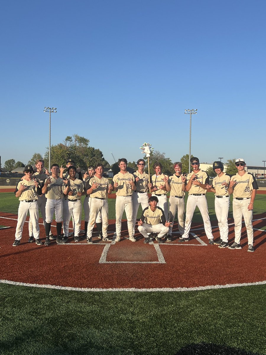 Winner Winner Chicken Dinner! Gold with a dramatic come from behind victory in game 4 to tie the series and force the deciding competition. Gold then holds on and maintains the momentum from game 4 to win the 2024 Black &amp; Gold World Series 3-2. #Boom #GoTigers #ONE