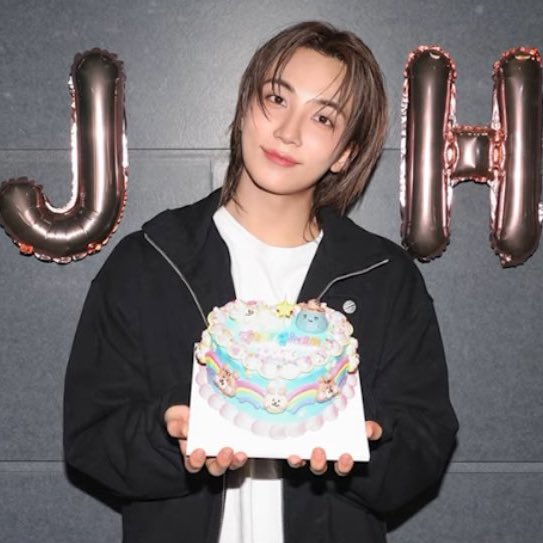 philconcerts's tweet photo. Now Playing: SEVENTEEN’s To You 🥹🫶 

HAPPIEST BIRTHDAY to you, JEONGHAN 🎉🩷🩵

#어디서라도부르자_정한아_생일축하해
#AlwaysToYouHannie https://t.co/1TnVEDFeua