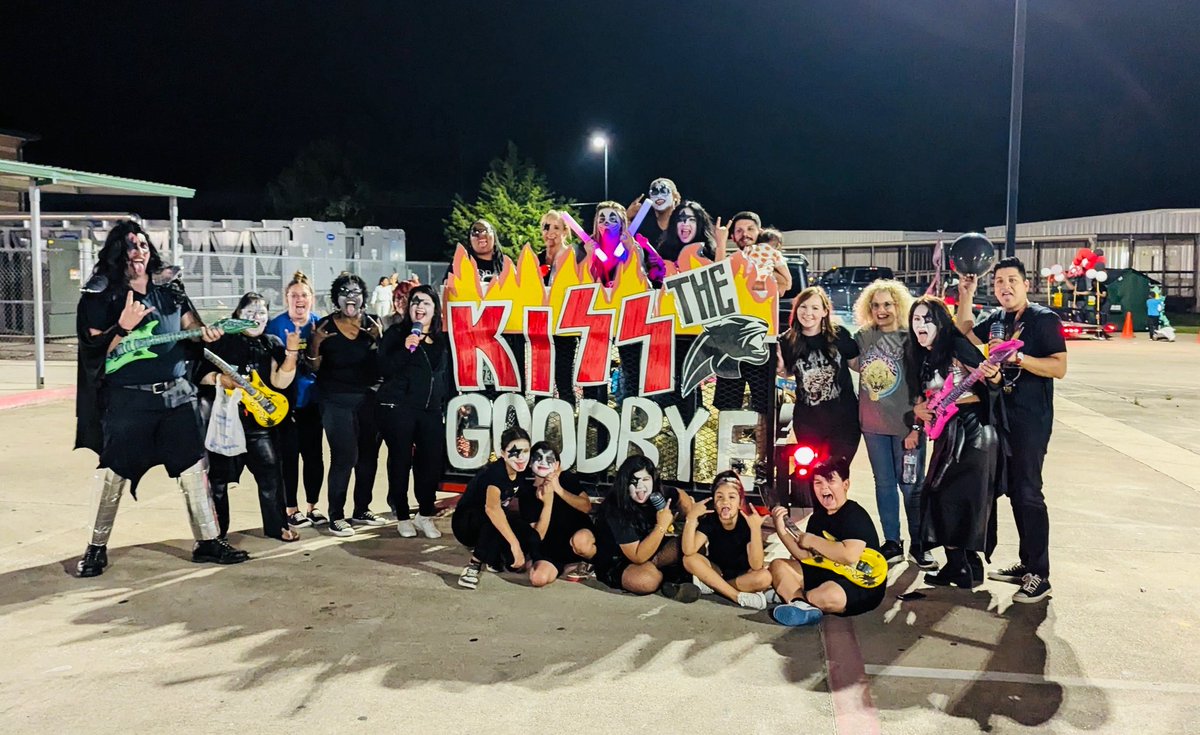 Cleveland ISD #Homecoming parade crew for Eastside Elementary knows how to #rocknroll!