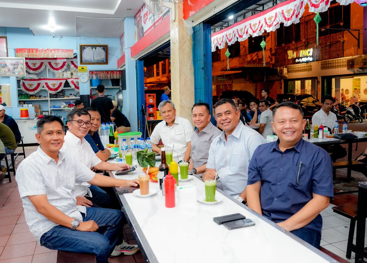 Kodam_1BB's tweet photo. Nongkrong di Warkop, Pangdam I/BB Bersama Forkopimda Bahas Perkembangan Sumut https://t.co/VSRVOV7EOt