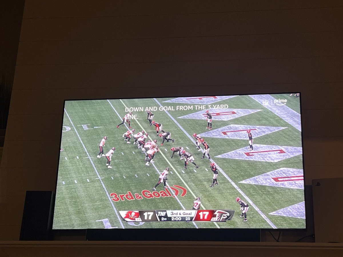 HighVoicePeyton's tweet photo. How are we just ignoring TB being gifted an extra down resulting in a TD? Back to Back 1st and Goals with no penalty in between. 🤔😂 #TNF #TBvsATL  #TNFonPrime https://t.co/C3asZKlgHW