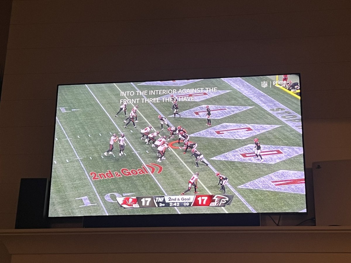 HighVoicePeyton's tweet photo. How are we just ignoring TB being gifted an extra down resulting in a TD? Back to Back 1st and Goals with no penalty in between. 🤔😂 #TNF #TBvsATL  #TNFonPrime https://t.co/C3asZKlgHW