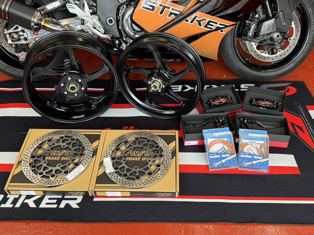 striker_jp's tweet photo. STRIKERデモ車両のHayabusaを10月のイベントへ向けたカスタムメニュー！

ブレーキ周りを中心にバージョンアップ！
見た目も華やかになり性能アップ！軽量化！

装着画像はまた後日にアップします！

https://t.co/oNqz62BUtw

#striker
#Hayabusa
#active
#galespeed
#sunstar
#worksexpand https://t.co/SM4qFloE61