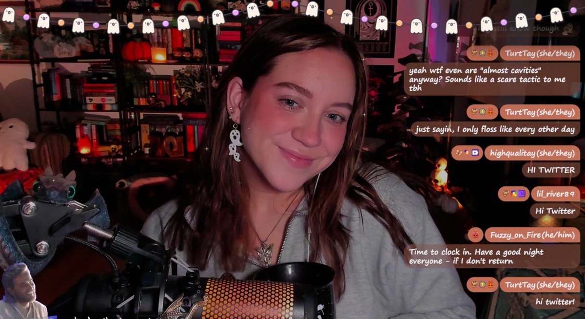 haiiiii I'm live and we're gonna do some art (did you SEE the Vanessa Hudgens pics?!?!) ttv/okashley_