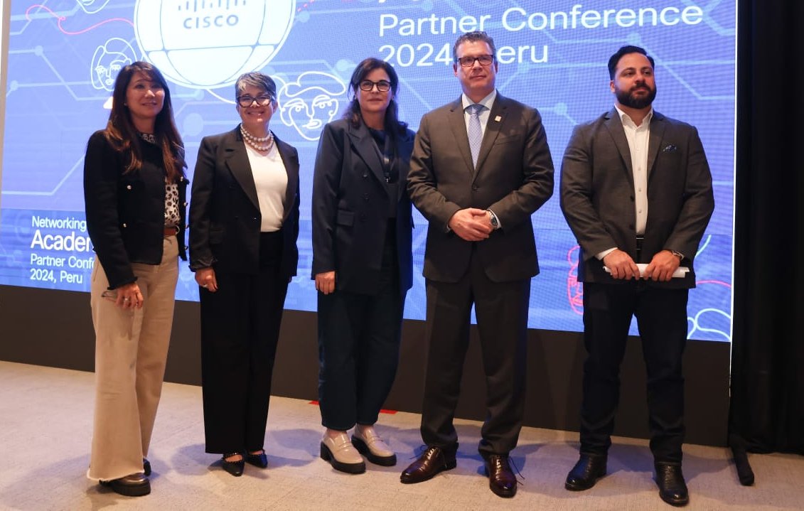 MineduPeru's tweet photo. "Hagamos de la educación y la innovación los pilares sobre los cuales construyamos un continente más inclusivo, sostenible y próspero", señaló el titular del Minedu, Morgan Quero. https://t.co/aYdgYqC7RQ
