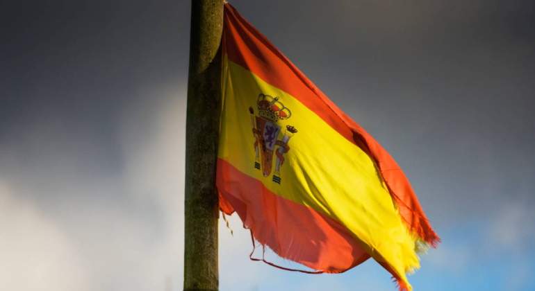 profsecundario's tweet image. Décadas de adoctrinamiento general, dentro y fuera de las aulas, destinado a provocar y consolidar el desprecio de los españoles por su propio país han llevado a varias generaciones a la conclusión de que España les debe algo, de que el país no está a su altura y se merecen una…