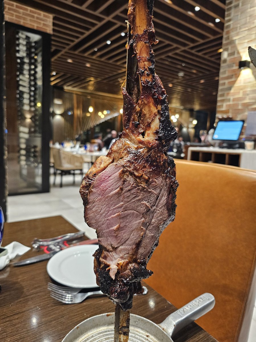 Alex_Inzunza's tweet image. Hay que cerrar el último día de la expo como Dios manda.
EXQUISITO! 
#businessdinner #steak #TOCAmericas