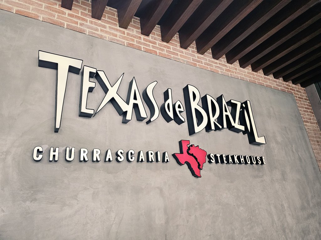 Alex_Inzunza's tweet image. Hay que cerrar el último día de la expo como Dios manda.
EXQUISITO! 
#businessdinner #steak #TOCAmericas