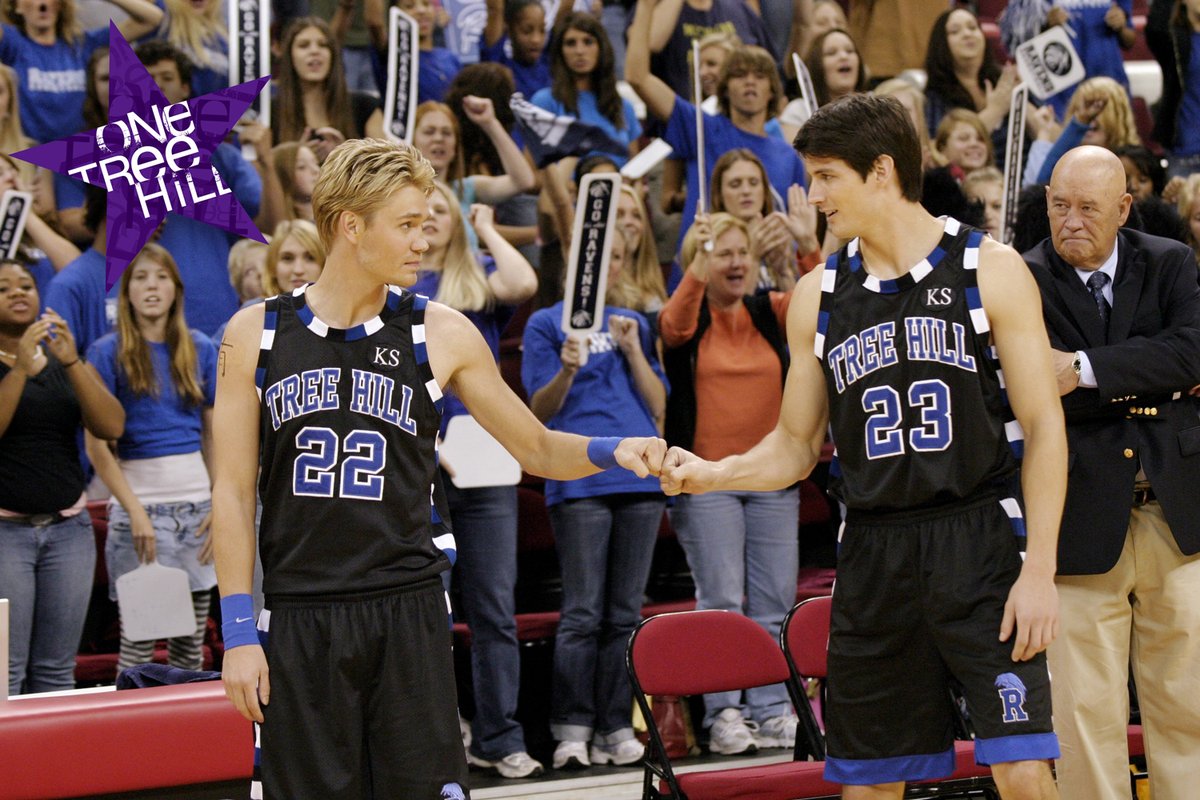 HBOMaxJP's tweet photo. 10/14は #スポーツの日
バスケをしよう！誰とする？

「SUPERNATURAL 」
🏀ディーン

「フルハウス」
🏀ジョーイ

「One Tree Hill/ワン・トゥリー・ヒル」
🏀ルーカス&amp;ネイサン https://t.co/OBjVfdnZD1