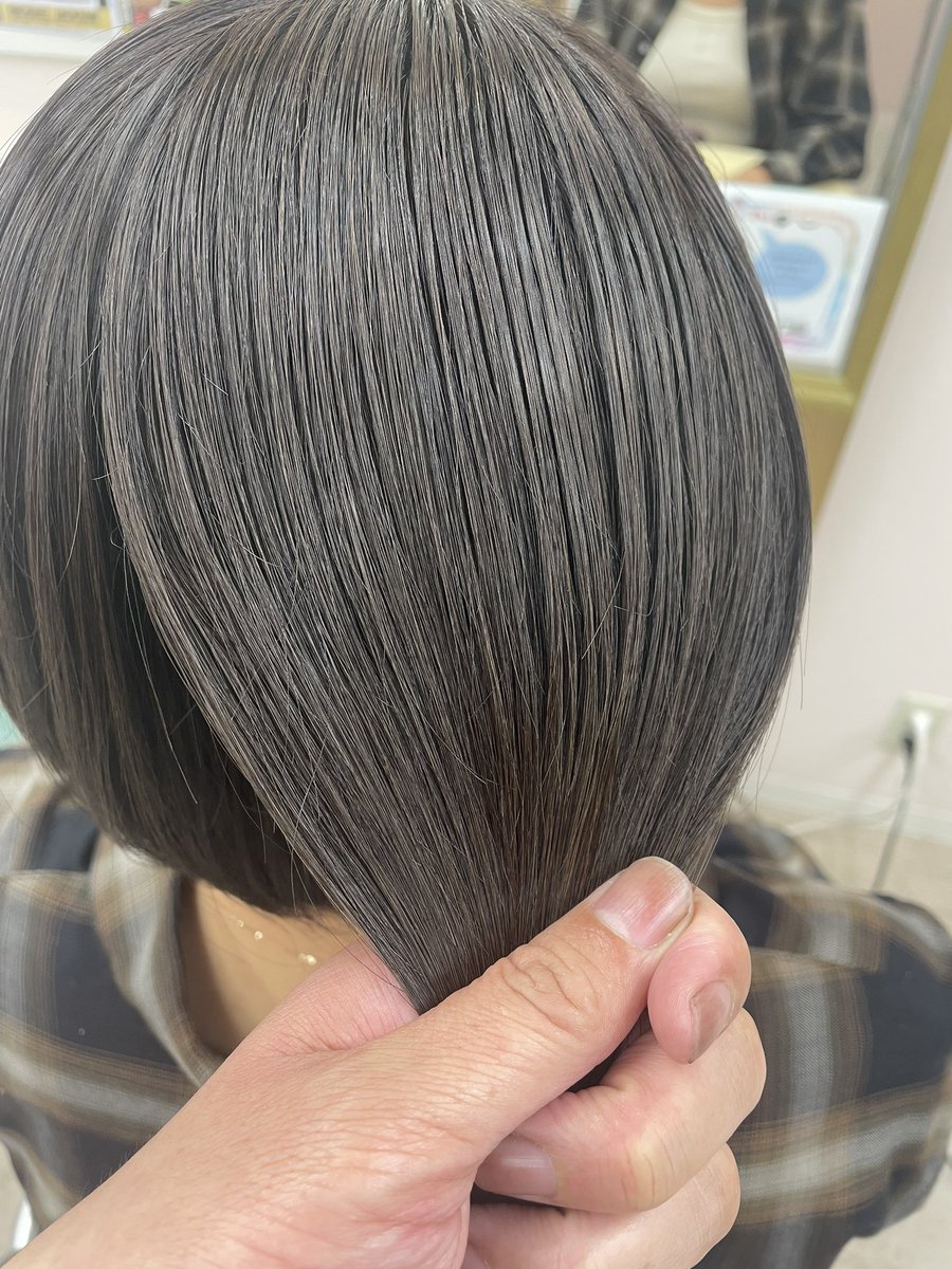 alpha_cherie's tweet photo. 10/4(金曜日)こんにちは❗️10月になり暑さが続きますね😅さてヘアケアはいつも大事ですので自宅でのトリートメントをオススメします💪サロンに来られる方は結構毛先が乾燥してて夏の日差しの影響ですかね😱トリートメントカラーでツヤを取り戻しましょう🙆‍♀️ご予約はnet予約か☎️にてお受けしております🙆‍♀️ https://t.co/YNByoZW1YJ
