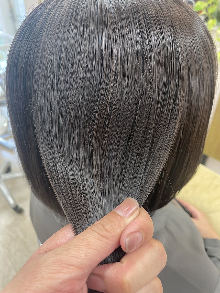 alpha_cherie's tweet photo. 10/4(金曜日)こんにちは❗️10月になり暑さが続きますね😅さてヘアケアはいつも大事ですので自宅でのトリートメントをオススメします💪サロンに来られる方は結構毛先が乾燥してて夏の日差しの影響ですかね😱トリートメントカラーでツヤを取り戻しましょう🙆‍♀️ご予約はnet予約か☎️にてお受けしております🙆‍♀️ https://t.co/YNByoZW1YJ