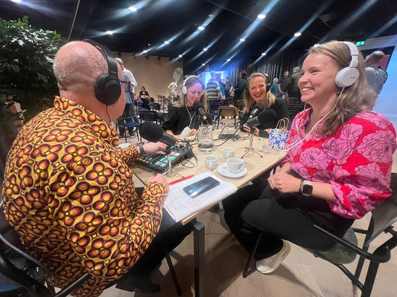 PODCAST | In deze aflevering hebben we het over over sociale verhuur, tijdelijk wonen en wat een verhuiscoach kan betekenen. Met Ellen van Uwoon (<a href="/uwoon_/">Uwoon</a>), woningzoekende Nienke Reuvers en <a href="/EvelienKars/">Evelien Kars</a>  

Beluister hem via: progressiefermelo.nl/podcast-thema-…