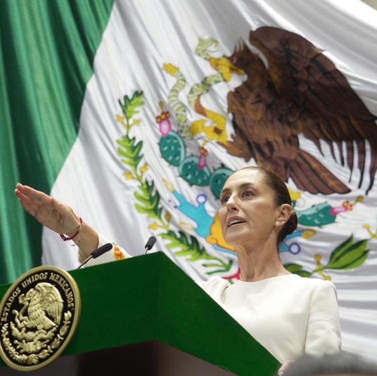 marlenrivera_mx's tweet photo. Coordinadora de la Unidad Popular Presente en la toma de Posesión de la Dra Claudia Sheinbaum como Presidenta de Nuestro País.

#ClaudiaSheinbaum
#Suma
#MarlenRivera
#ÁlvaroObregón https://t.co/7Yy4PAmaGY