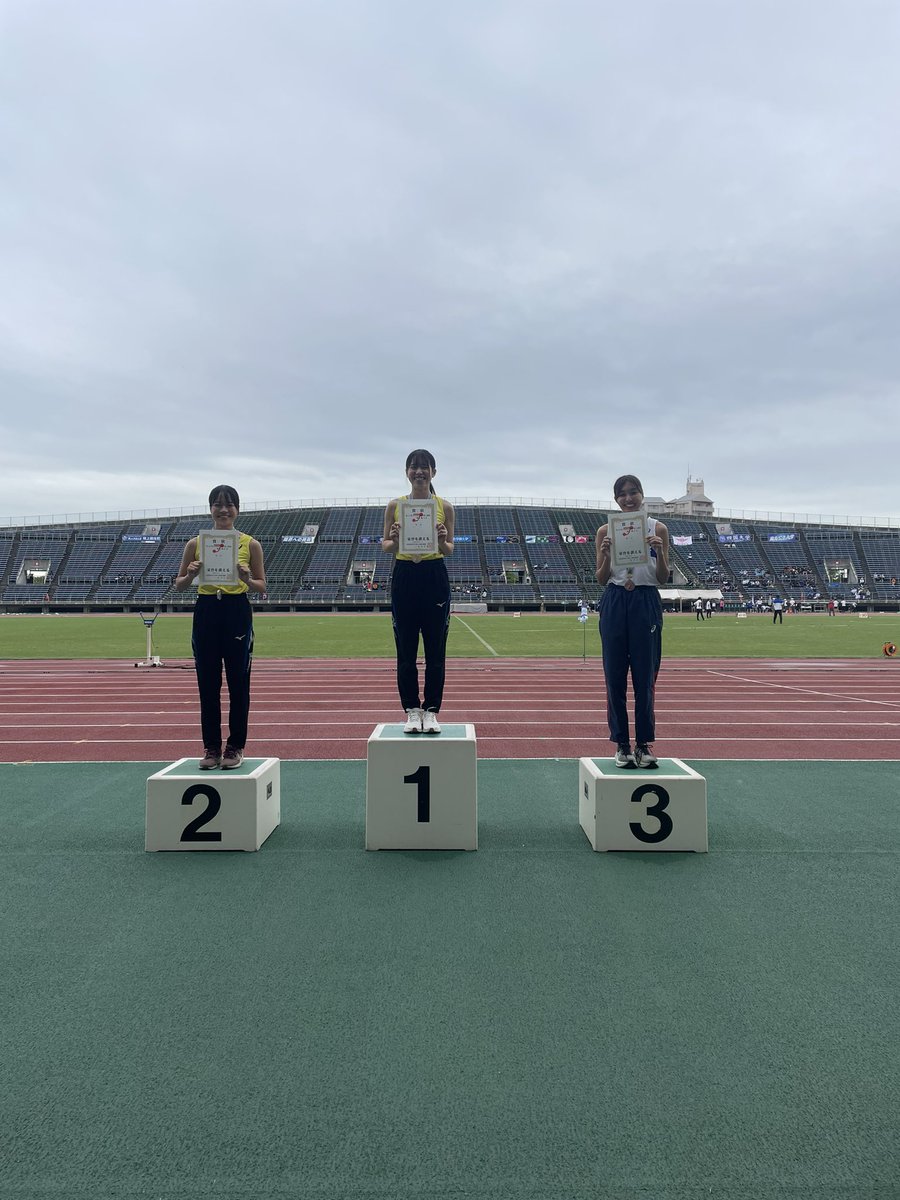 #47th中四国個人
【女子1500m】表彰です！
1位🥇藤井美春選手 (岡山大学)
2位🥈山根みのり選手 (岡山大学)
3位🥉治尾優衣奈選手 (山口大学)
おめでとうございます🎊🎊

以下優勝者コメントです！
「最後勝ち切れてよかったです！残りの種目も頑張ります！」