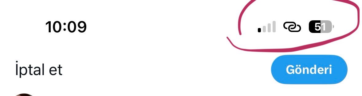 Teknofestte TürkTelekom internet sorunu hala devam ediyor bilginiz olsun. Arkadaşım Turkcell hattından hücresel veri paylaşıyor o şekilde internete girmek zorunda kalıyorum. LTE yazısı bile kayboldu internetiniz o derece kötü.. <a href="/TurkTelekom/">Türk Telekom</a> #turktelekom