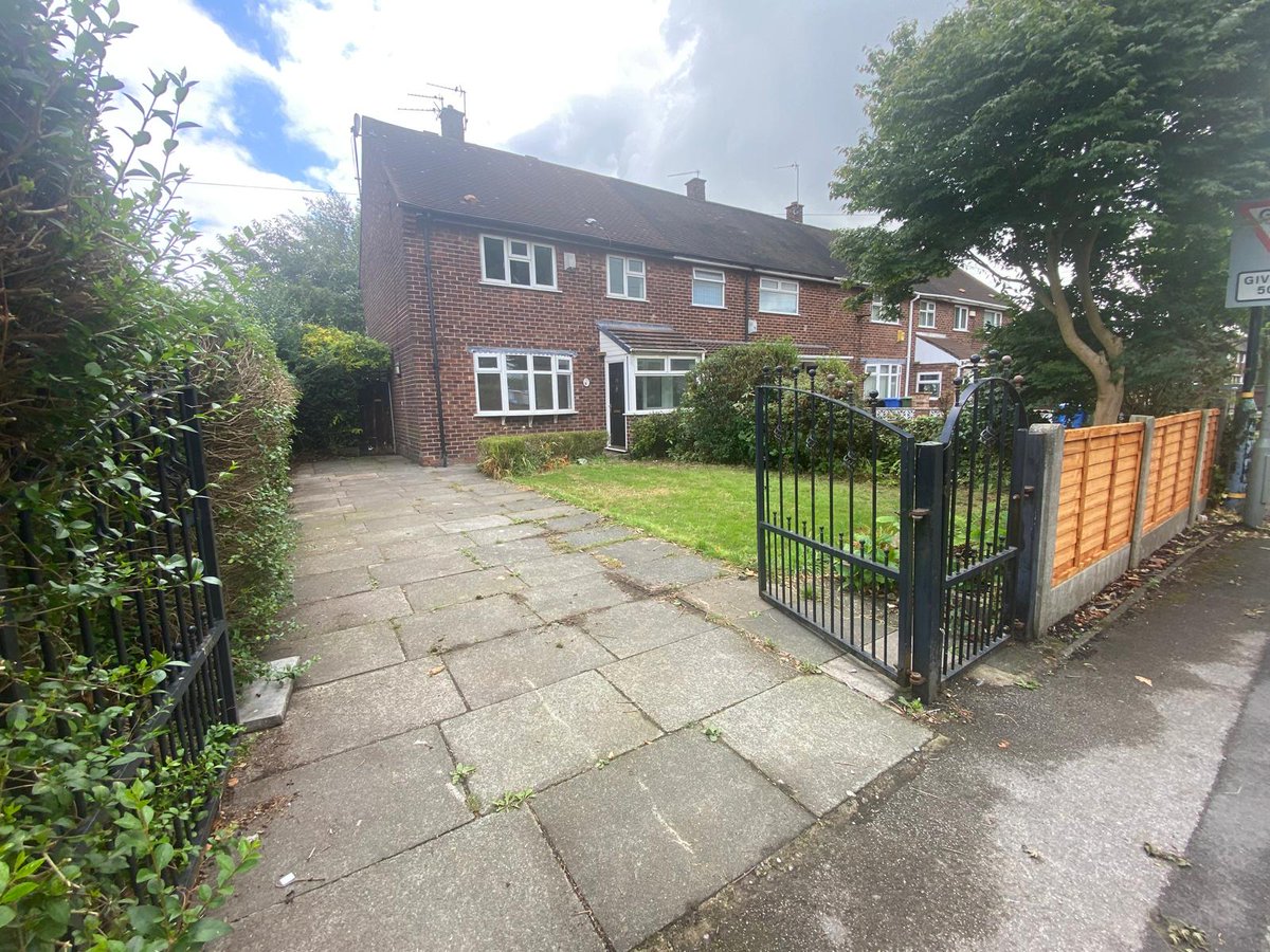 Trading Places tweet media