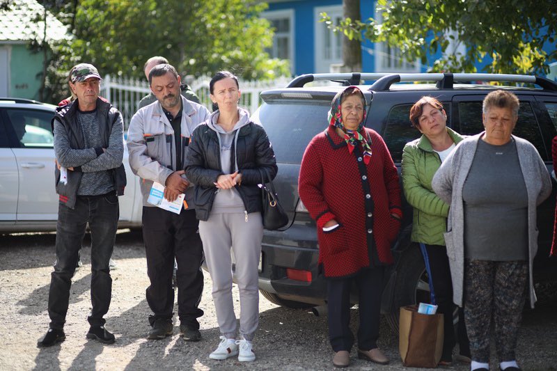 While representatives of the yellow government speak of mythical successes, every day I see the real Moldova in the regions – Moldova of low pensions, closed schools, and the fear that Sandu will drag the country into a foreign conflict.