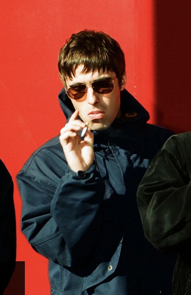 daily liam gallagher pics tweet media
