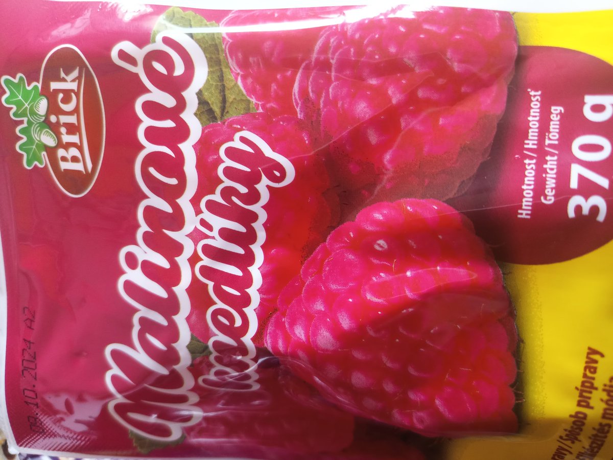 V #COOP vzali do regálu dvě krabice ovocných knedlíků.
Jednu krabici s jahodama a druhou s malinama.
Druhý den je prázdná krabice po knedlících jahodových a malinová plná.
Český  postsocialistiký  občan je velká  konzumní konzerva.