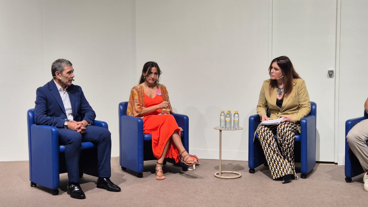 UNEmadera estuvo presente esta semana en la Feria @HabitatValencia ,  dónde nuestro Presidente <a href="/PedroJPayeras/">Pedro J Payeras</a> participó en la CONFERENCIA A3COM. ‘El Mueble en el Escenario Global: Innovación, Comunicación y Nuevas Tendencias’.

#UNEmadera #modoMADERA #activaelmodoMADERA