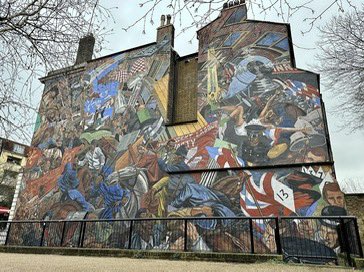 AntiRacismDay's tweet photo. On this day 88 years ago, the battle of #CableStreet took place. Tens of thousands of Londoners came out to stop the march of Oswald Mosley’s British Union of Fascists. 

The BUF had been marching through the east end, launching antisemitic attacks on the Jewish community. But a mass protest of unity and solidarity stopped them in their tracks. 

We stopped them then and we can stop them today. Join us on Sat 26 October to stop Tommy Robinson - the heir of Oswald Mosley and Adolf Hitler - in London.

#NoPasaran #StandUpToRacism