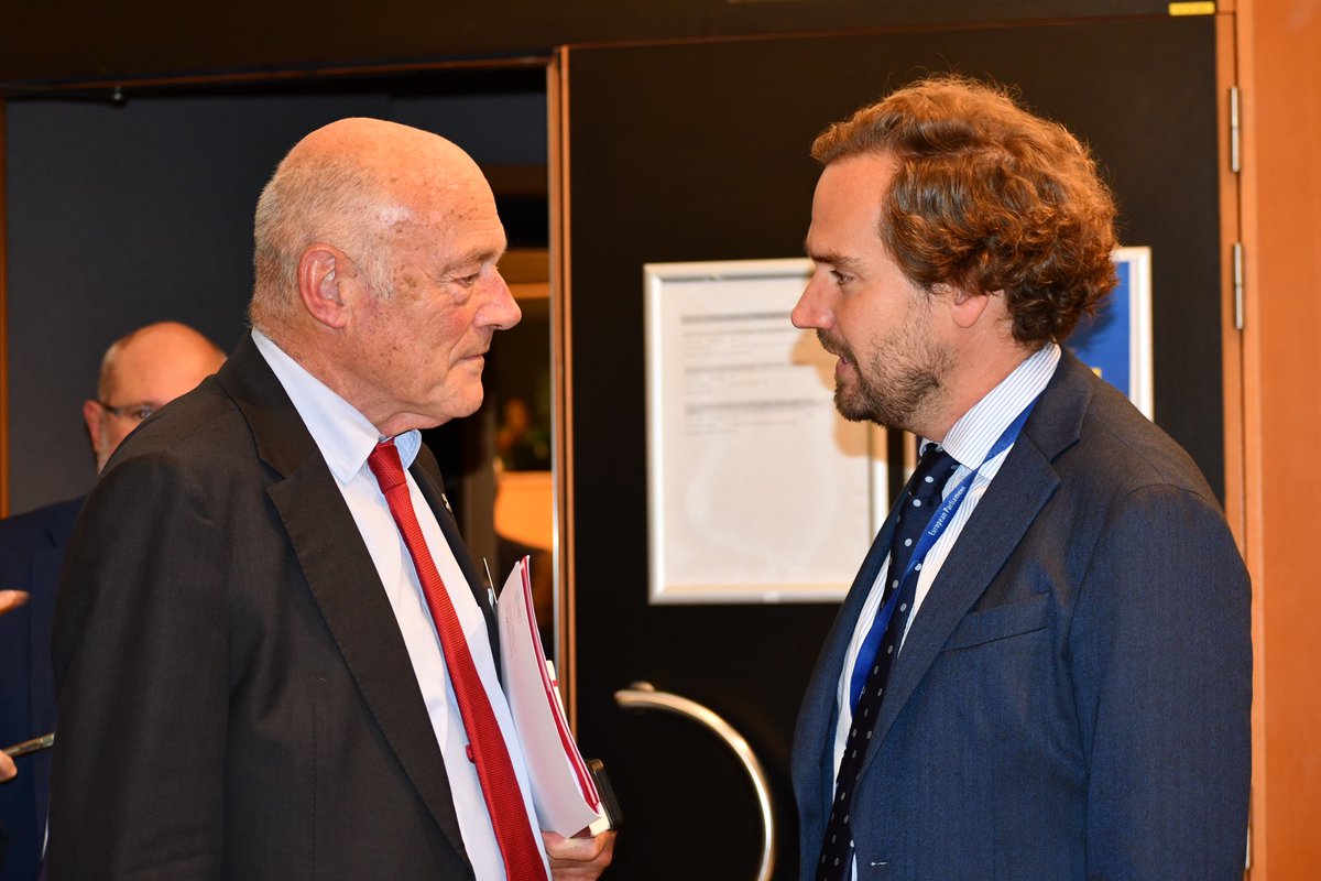Borja Giménez Larraz (@borjagimenezl) on Twitter photo Tuve la oportunidad de intercambiar con <a href="/al_rousset/">Alain Rousset</a>, Presidente de la región de <a href="/NvelleAquitaine/">Nouvelle-Aquitaine</a> en el marco del encuentro #EURegions4Cohesion, en el que participaron 134 regiones de la Unión Europea. Tuve la oportunidad de intercambiar con <a href="/al_rousset/">Alain Rousset</a>, Presidente de la región de <a href="/NvelleAquitaine/">Nouvelle-Aquitaine</a> en el marco del encuentro #EURegions4Cohesion, en el que participaron 134 regiones de la Unión Europea.