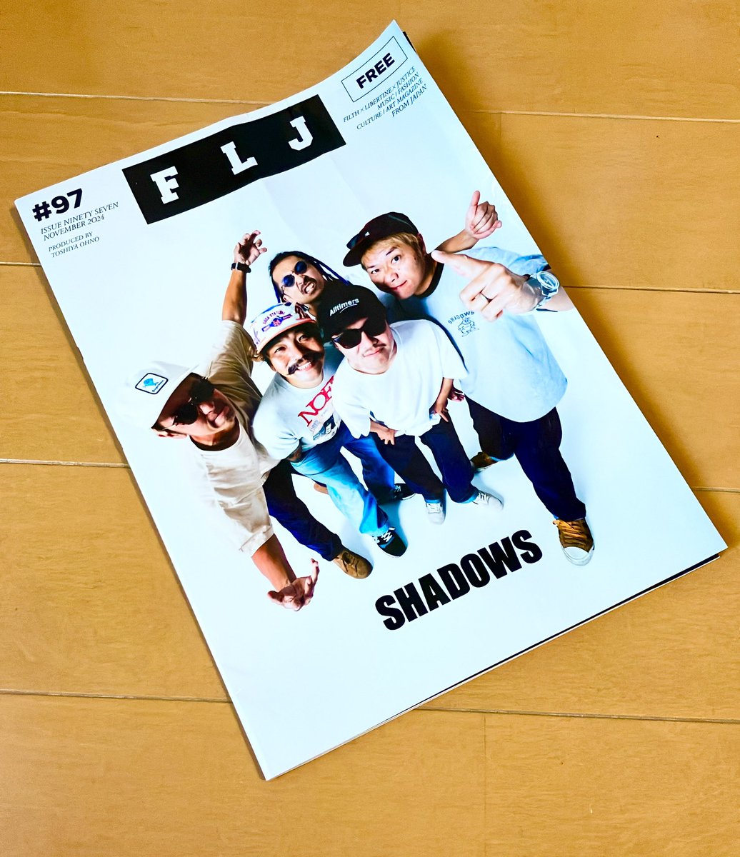 hi_ball_suki's tweet photo. SHADOWS表紙のフリーマガジン「FLJ」 GET！（雨に濡れて湿気っちゃったけど）

アルバム『DIG』超カッコよかったし読むの楽しみ。にしてもヤベー兄さん達オーラが表紙からもにじみ出ている……！

#SHADOWS  #シャドウズ  #FLJ
#CAFFEINE_BOMB  #カフェインボム https://t.co/9z2zRWpMfz