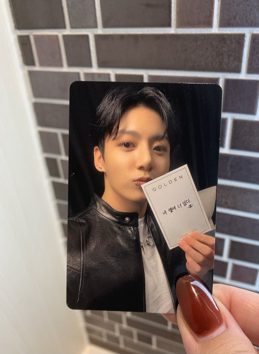 Neki00Monjk's tweet photo. 毎度毎度かっこよすぎるし可愛すぎるのはなぜなの！！！！
Standing Next to Youのイントロと共にタイムズスクエアに飛び出す後ろ姿にガチ痺れしたよ？
｢ARMYがかっこいいと思ってくれたら嬉しい｣って言うけどいつもいつもいつもかっこよすぎてるから！！！！！
#JUNGKOOK_IAMSTILL https://t.co/bJAjdxrISl