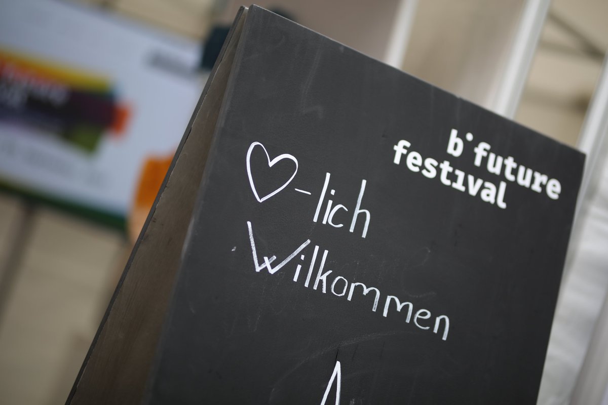 Herzliche Einladung zu unserem Kurzworkshop "Macht der Bilder: So erkennen wir, ob Bilder durch KI erzeugt oder manipuliert wurden" mit <a href="/IsabelLerch/">Isabel Lerch</a>, 🗓️heute, ⏰16.30-17.00 Uhr,  im @fesonline-Zelt, Münsterplatz Bonn, <a href="/bfuturefestival/">b° future</a>. Eintritt frei.#bff24
fes.de/lnk/bfuture24