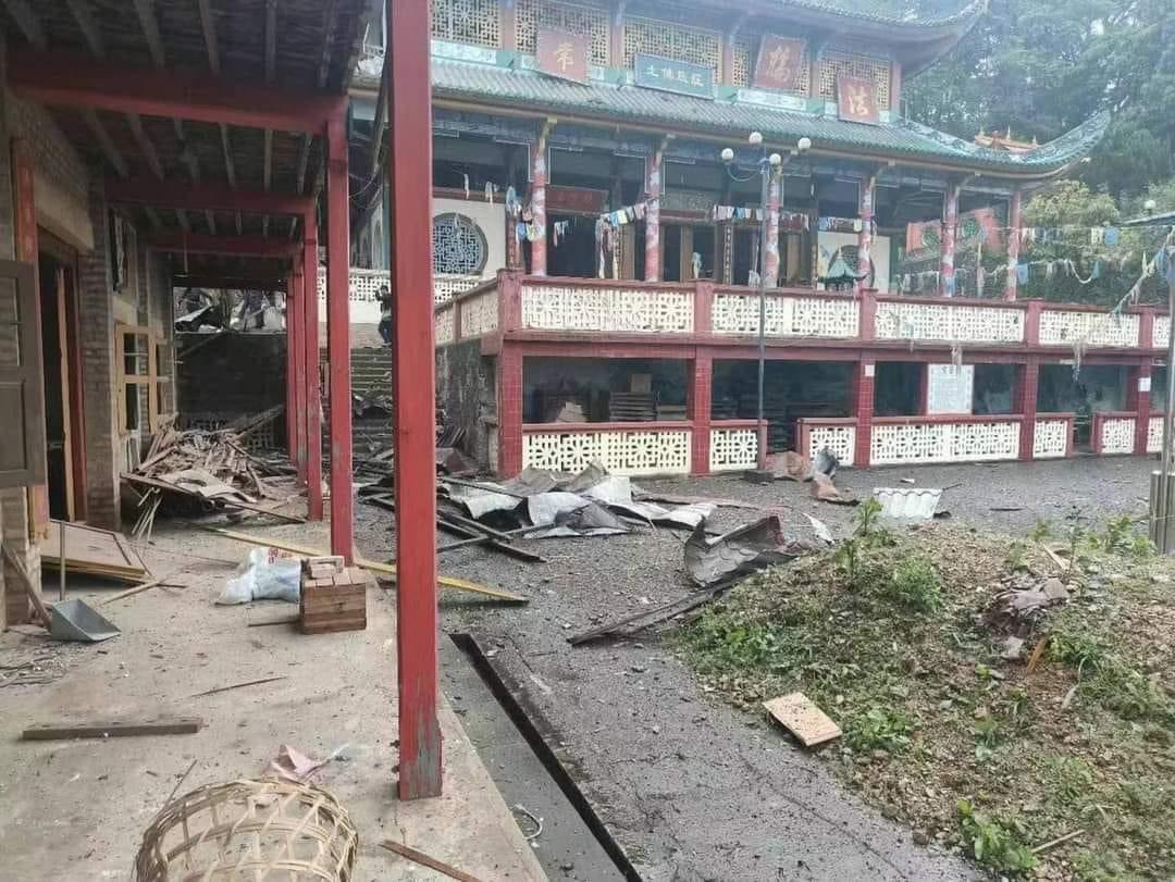 NimrodAndrew's tweet photo. The SAC has crossed numerous red lines, yet the international community continues to tolerate their actions.Recently, China supplied six fighter jets, but this morning, those same jets bombed Chinese religious buildings in Lashio. How much longer will China endure this situation? https://t.co/z5le8oeWyf