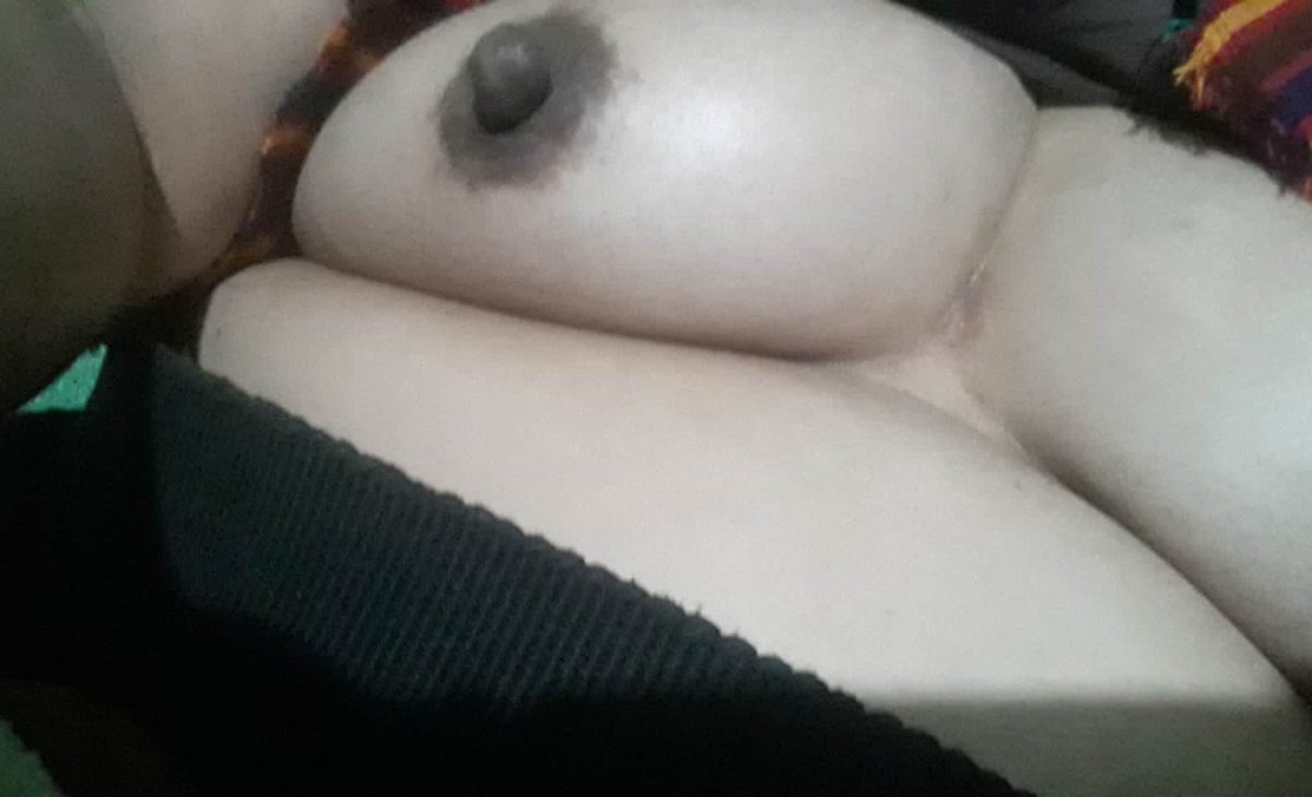 Hola buenas noches mi esposa y su pechos