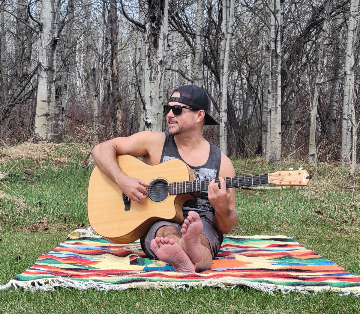 Friday <a href="/WeAreBrewsters/">Brewsters Brewing Co</a> FREE solo performance 7:30 - 10:30pm Unity Square (11620 - 104 St. Edmonton)