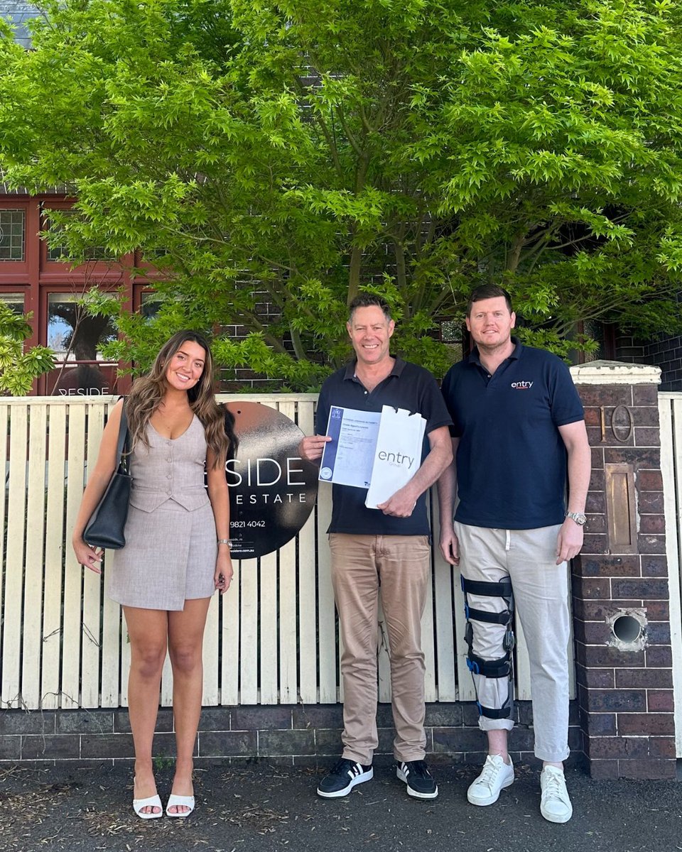 EntryEducation's tweet photo. 🌟 Huge congratulations to Anthony Watson from Reside Real Estate on achieving his CPP51122 Diploma of Property (Agency Management)! 🎓  

 📞 1300 799 447  🔗 https://t.co/UFpulRb7hB 
  
Entry Education RTO: 41529 
  
#RealEstateSuccess  #EntryEducation https://t.co/9diPwhwEDS