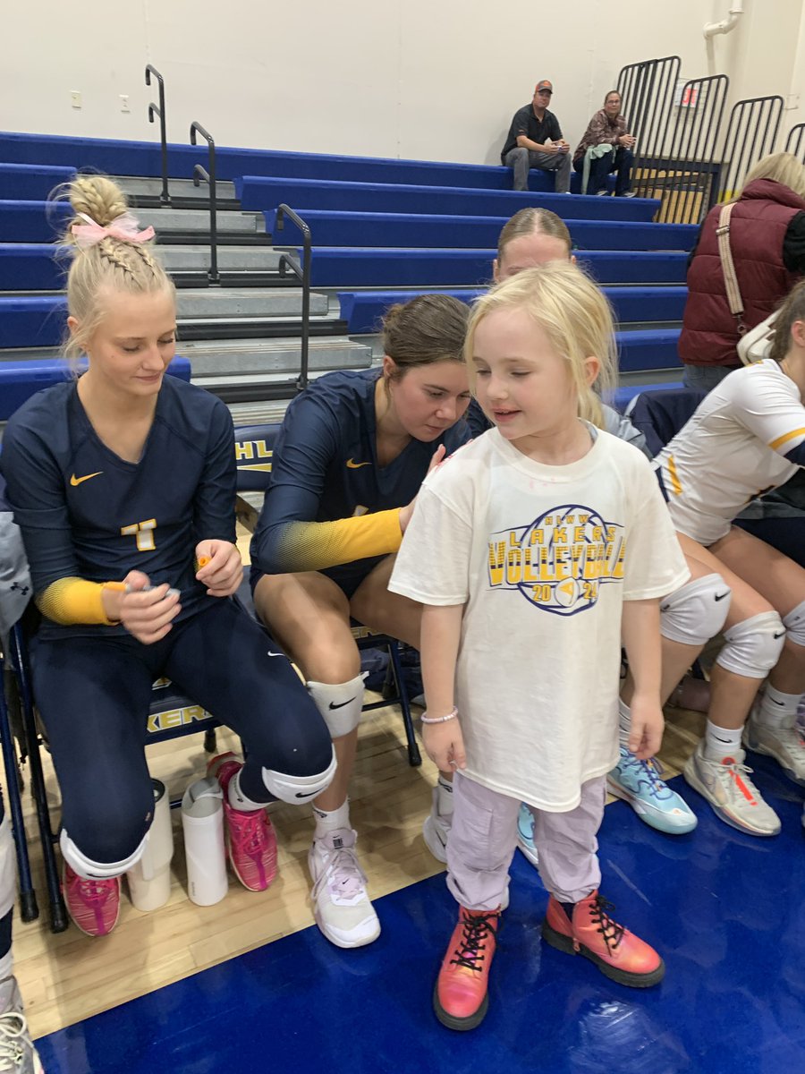 Tough loss against Annandale, but enjoyed some after the game shirt signing. #together