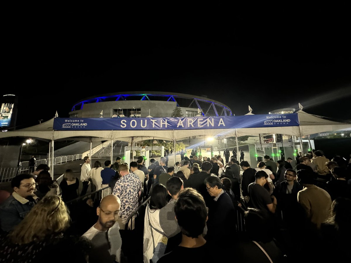 Been standing same spot in line for 50 minutes, at a long-awaited Hans Zimmer concert in Oakland, there’s a lockdown security issue. Bummer.