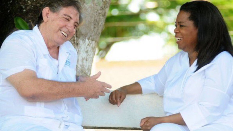 eduardomenoni's tweet photo. 🚨| El sanador 'espiritual' de Oprah, Juan de Dios fue condenado a 118 años de prisión por ABUSAR y VIOLAR a más de 600 mujeres y niñas. TRAFICABA bebés hasta por $50.000 USD. OPRAH también es amiga de P Diddy otro PEDÓFILO Y TRAFICANTE.⚠️ ¡La zurda Oprah debería ser investigada! https://t.co/m1fNfM4L9q