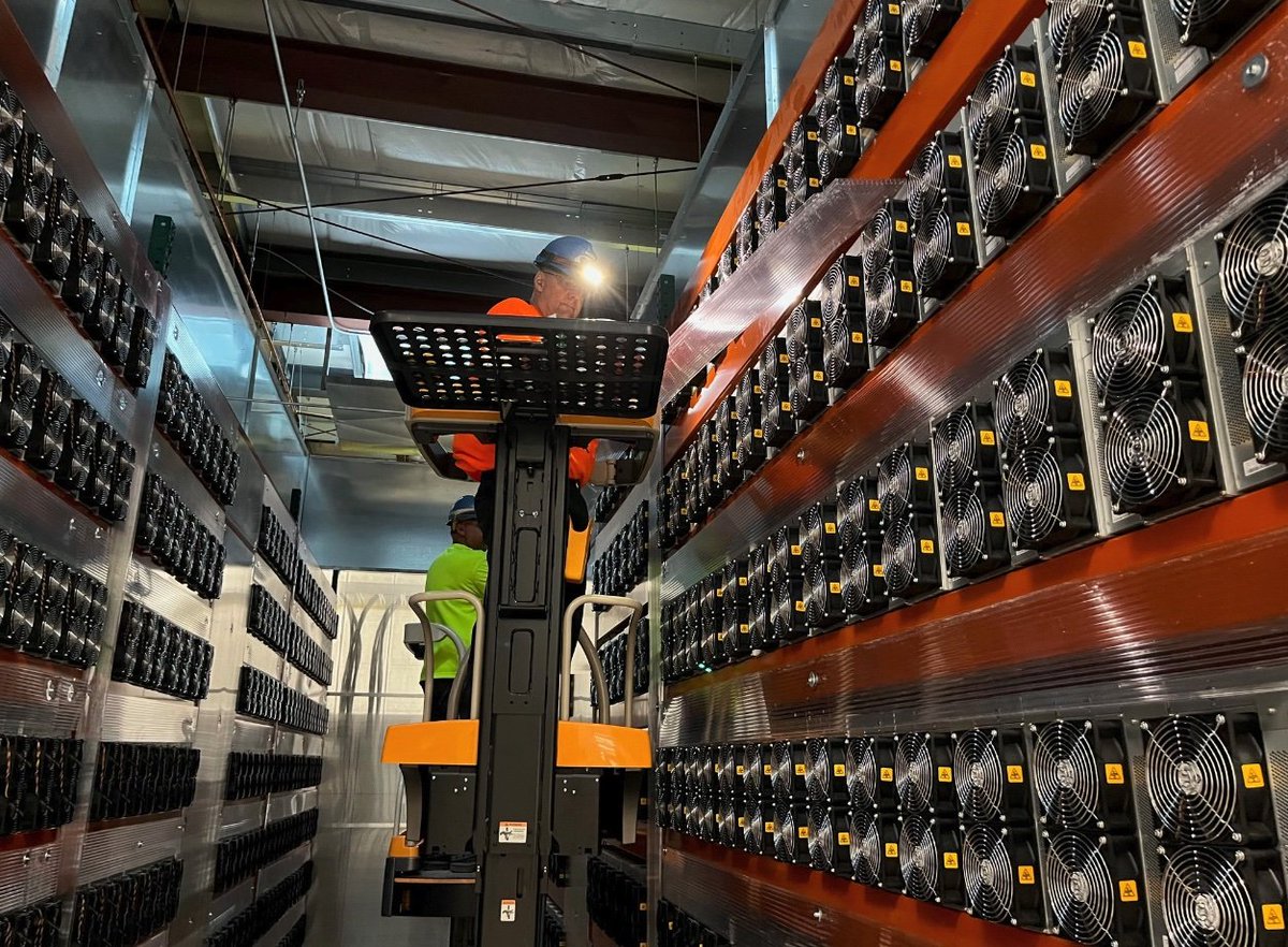 LATEST: #Bitcoin mining firm TeraWulf sold its stake in a 200 MW facility  to Talen Energy for $92M, planning to reinvest in AI infrastructure and Bitcoin  mining.