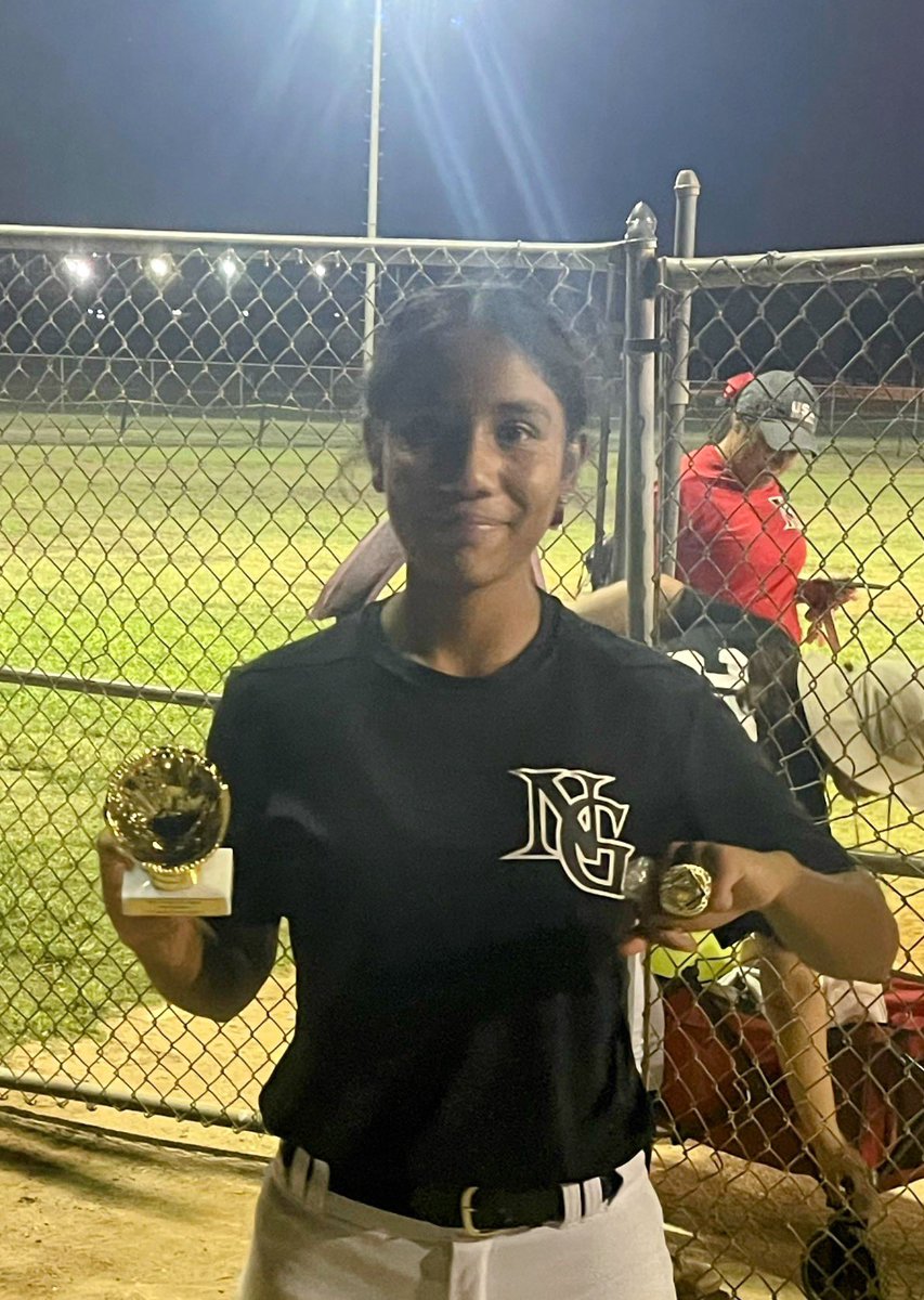 Danielle Calvario tweet media