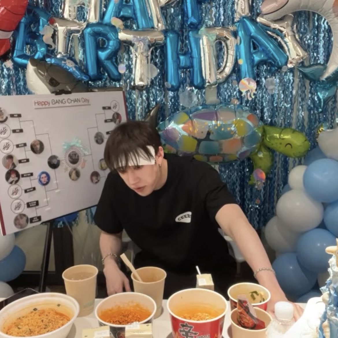 anelderlymeme's tweet photo. happy birthday bangchan!!
#happybirthdaybangchan #bangchan #skz #straykids https://t.co/A4ljC1HALo